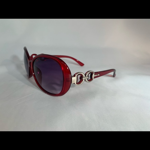 ✅ Women’s Red Wine Sunglasses - Picture 2 of 3